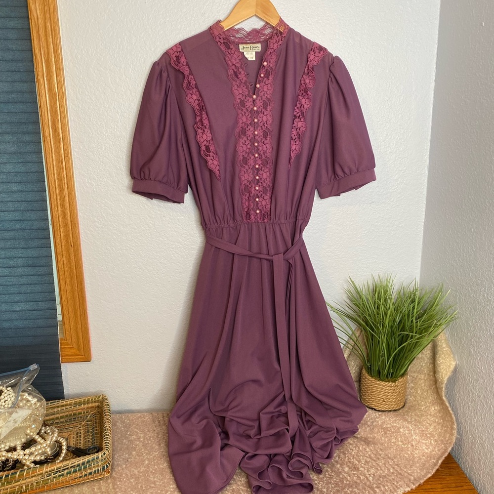 Vintage Plum Lace-Trim Midi Dress - Picture 2 of 11